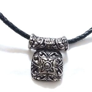 Premier Designs pendant Necklace minimalist designer silver leather torque